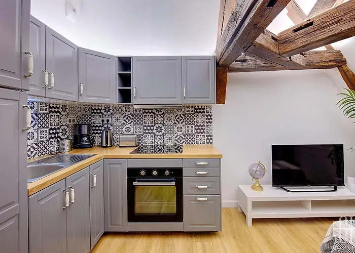 L'azur / 100m Gare * טור